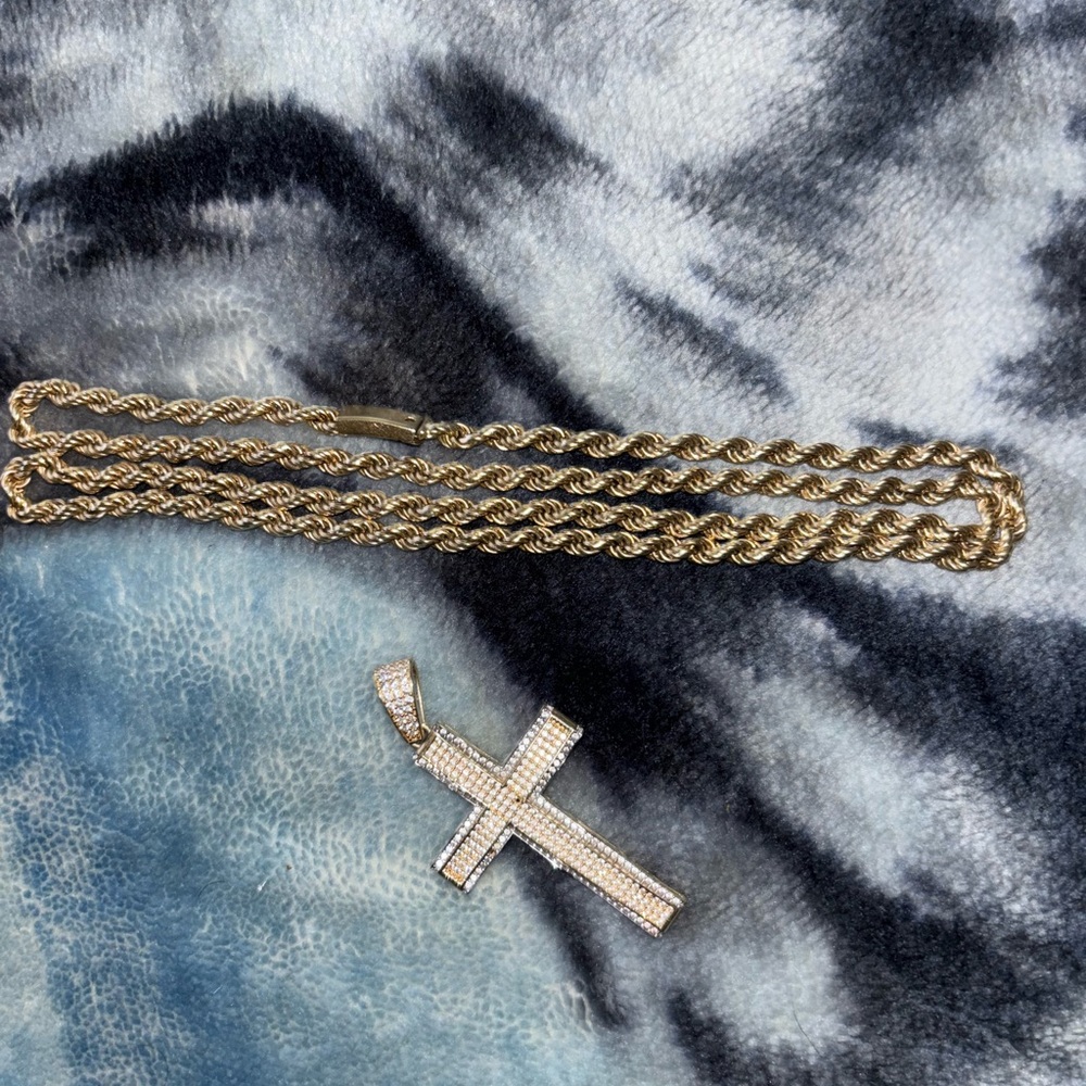Elegant Gold Rope Chain Necklace with Cross Pendant